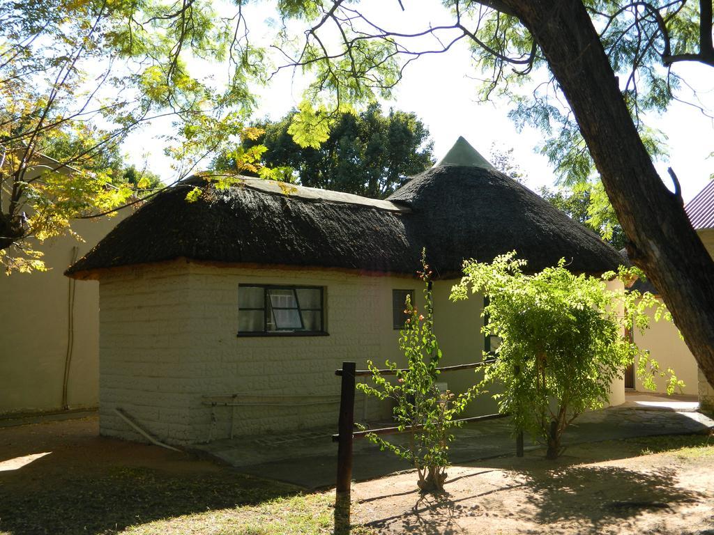 Linga-Longa Hotel Bela-Bela Exterior photo
