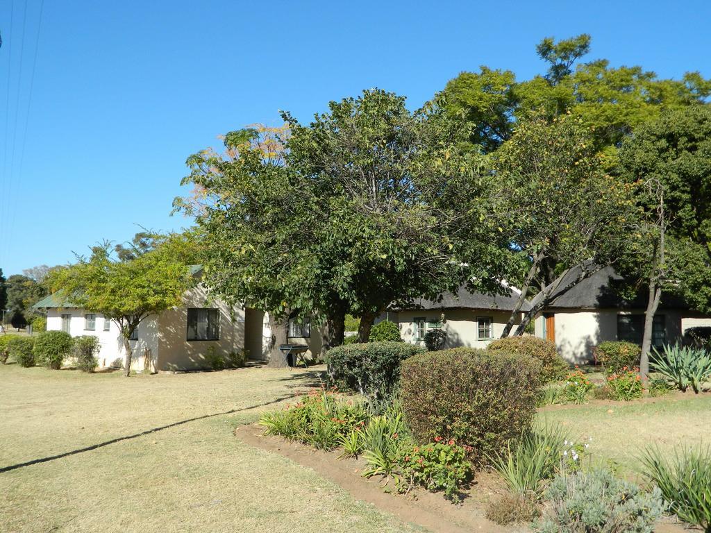 Linga-Longa Hotel Bela-Bela Exterior photo